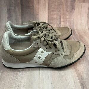 Tan Saucony women's